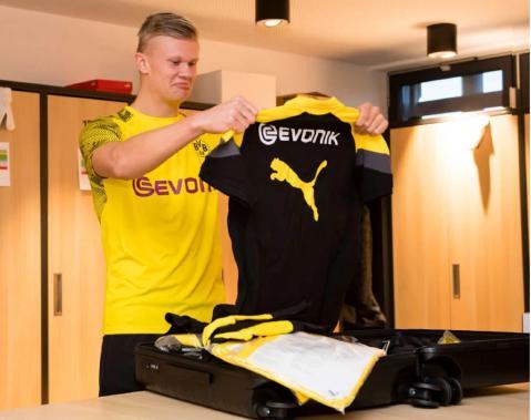 3-2！石川祐希9分+二连胜詹内利绝杀尼科洛夫21分难救主（詹内利绝杀助队3-2险胜！石川祐希9分收获二连胜，尼科洛夫砍21分仍无力回天）