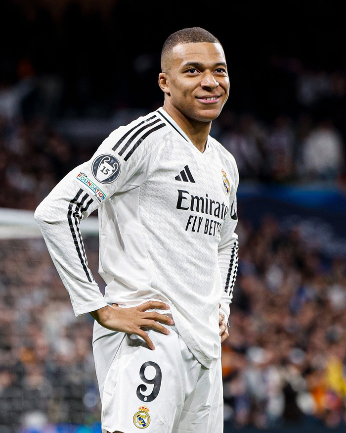 2026年世界杯阿根廷与葡萄牙分组，C罗与梅西将争夺冠军，竞争激烈，可能上演“火星撞地球”对决。（2026世界杯阿根廷同组葡萄牙：梅西C罗冲冠，巅峰对决一触即发）