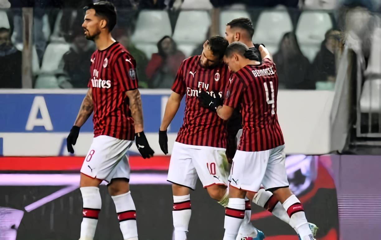 东体：申花踢广岛将沿用433阵型，斯卢茨基并非只会442菱形（东体：申花对阵广岛继续用433，斯卢茨基战术不局限于442菱形）