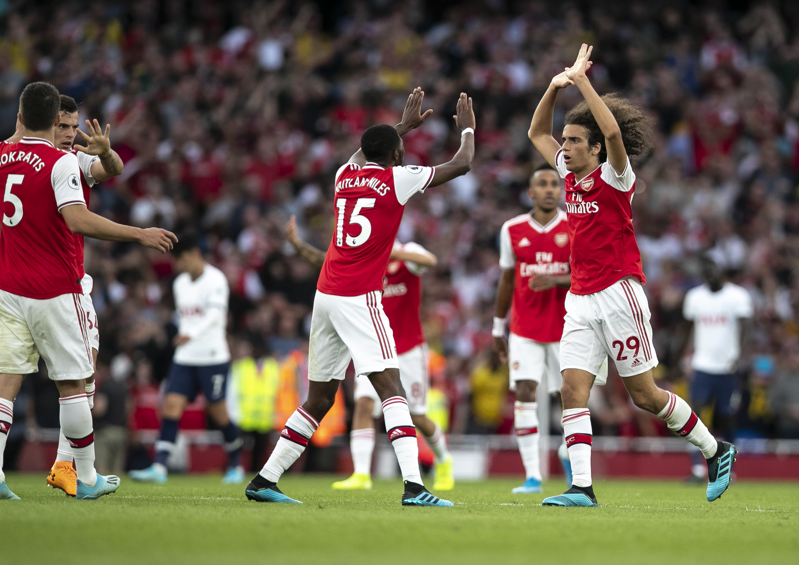 裁判哨声又上热搜（裁判吹罚再上热搜）