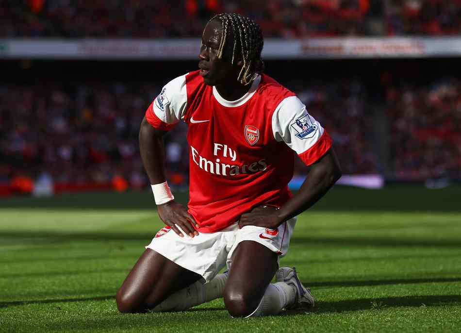 董路批评中国球迷不热爱足球，中国男足多次无缘世界杯，呼吁提升足球热情。（董路批球迷热爱不足：国足屡失世界杯门票，呼吁点燃足球热情）