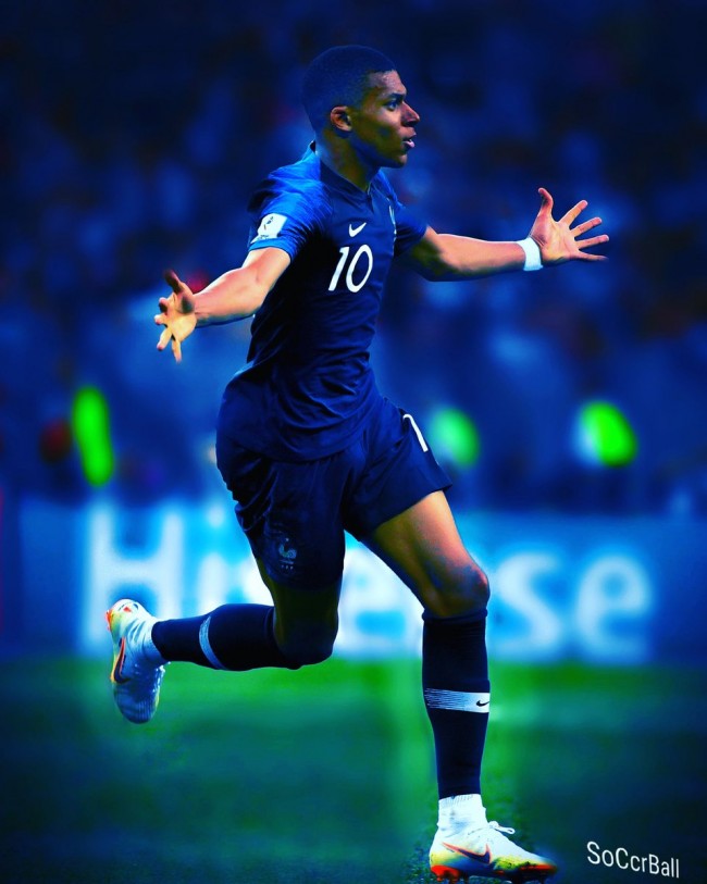 每体列足坛十大奇葩条款：博格坎普拒坐飞机；内马尔微笑条款（每体盘点足坛十大离奇条款：博格坎普拒乘飞机；内马尔微笑奖金）