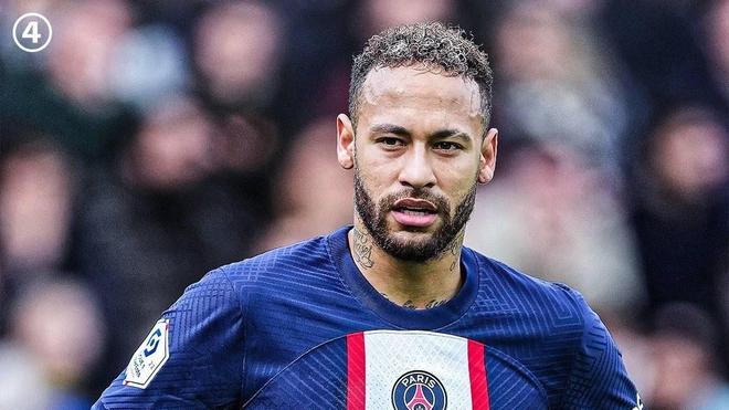 与4结缘，多特5轮欧冠联赛有4轮打入4球，剩下1轮被曼城进4球（多特欧冠五战尽染“4”色：四场各入4球，唯一一场被曼城灌4球）