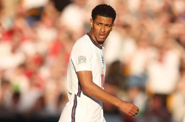 阿斯：姆巴佩伤势已无碍，将于维尼修斯、贝林厄姆一起首发（阿斯：姆巴佩伤情无碍，将与维尼修斯、贝林厄姆同列首发）