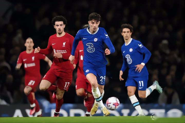 阿隆索回应拉波尔塔：如今到处都有面向自己支持者的民粹言论（阿隆索回击拉波尔塔：当下面向自家支持者的民粹话术随处可见）