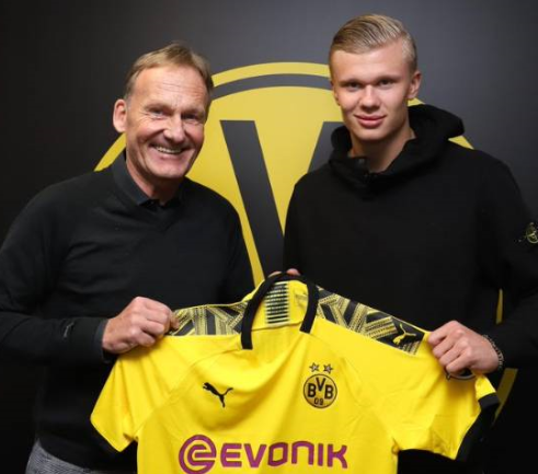 近4届欧预赛+世预赛射手榜：凯恩40球第1，C罗32球第2（近四届欧预赛与世预赛射手榜：凯恩40球居首，C罗32球次席）