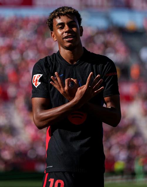 官方：恩佐、阿尔瓦雷斯、朱利亚诺和莫利纳退出阿根廷大名单（阿根廷队官宣：恩佐、阿尔瓦雷斯、朱利亚诺、莫利纳已退出国家队名单）