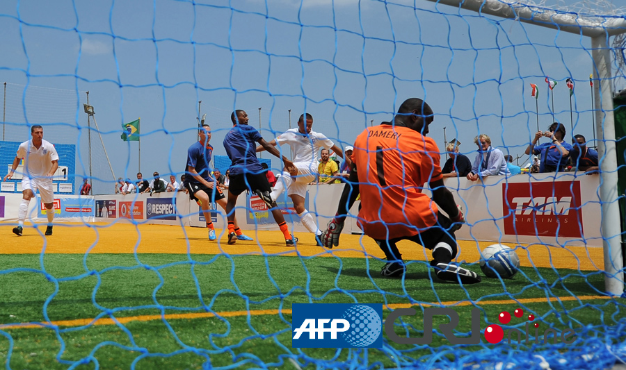 舍甫琴科：AC米兰本赛季有能力问鼎意甲，莱奥还有提升空间（舍甫琴科看好AC米兰问鼎本季意甲：莱奥仍有进步空间）