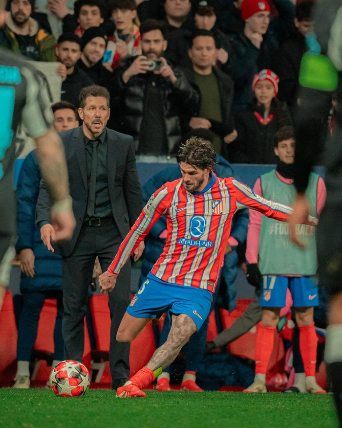 阿什拉夫荣膺2025年非洲足球先生，拉莫斯社媒发文祝贺（阿什拉夫当选2025年度非洲足球先生，拉莫斯社媒送祝福）