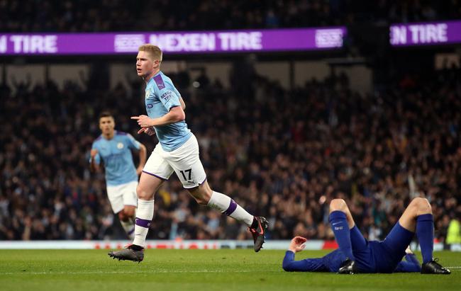 刷新得分生涯之夜！乔治20中12得到39分6篮板8助攻（乔治20投12中轰39分6板8助，上演生涯之夜）